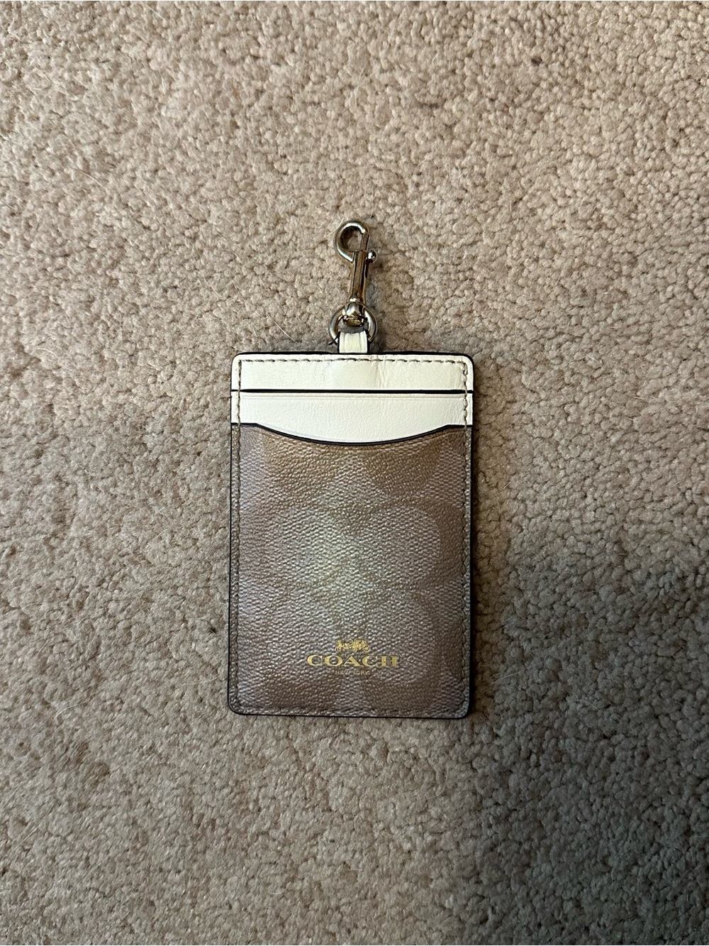 READ Coach Lanyard ID Card Case Holder Logo White Tan Leather 

Missing lanyard